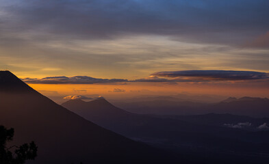 Obraz premium Volcan acatenango from Guatemala antigua