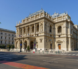 Fototapeta premium Facade of the Hungarian State Opera House in Budapest