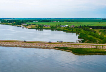Fototapeta premium Devils Lake Road to Grahams Island State Park