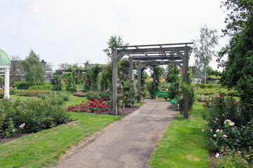 Rosarium Guldemondplantsoen in Boskoop village