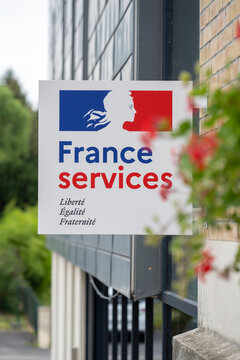 panneau France service, services fran&ccedil;ais, imp&ocirc;t, urssaf, ch&ocirc;mage, mairie, et autres services nationaux