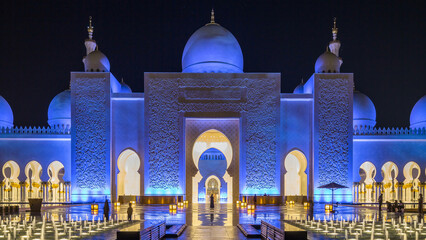 Sheikh Zayed Grand Mosque illuminated at night timelapse, Abu Dhabi, UAE.