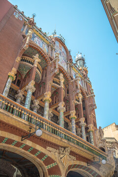 Incre&iacute;ble fotograf&iacute;a de la arquitectura de Gaud&iacute; en Barcelona, Espa&ntilde;a.