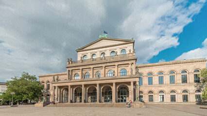 Obraz premium Hyperlapse of Hanover State Opera or Staatsoper Hannover front view. Germany