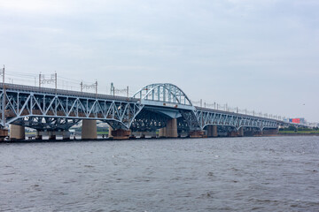 海上の鉄橋
