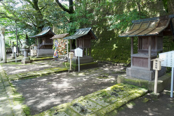 Fototapeta premium 日本：宇都宮二荒山神社（多くの武将が信仰した）／表参道左側の末社【下野国一宮】栃木県宇都宮市