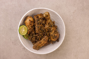 Manuk Napinadar or Ayam Napinadar is a Traditional Batak Dish Usually Served at Weddings. 