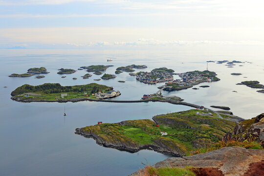 Scenic view at Henningsv&aelig;r and Festvagtind trail in the lofoten islands, Norway