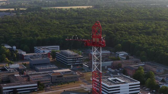 The Forschungszentrum Julich GmbH is a research center in Julich , Germany, part of the Helmholtz Gemeinschaft, German Community of Research Institutes.