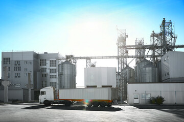 Modern granaries for storing cereal grains outdoors