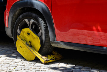 improper parking of a car with a clamp