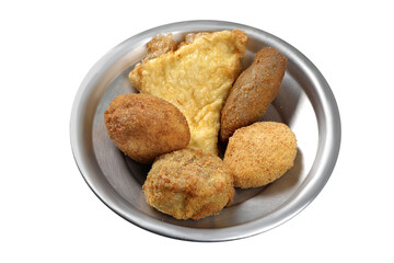 tagliere salumi vegani arancini insalata cioccolata crocchè ripieno insalata ananas ripieni frittura italianaarancini