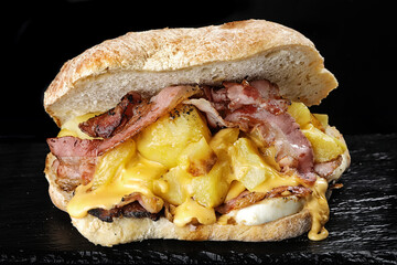 panino ripieno food pistacchio patate funghi pancetta parmiggiana di melenzane