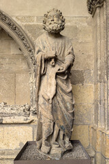 Statue of Saint Peter the Apostle with key at Catedral de Leon