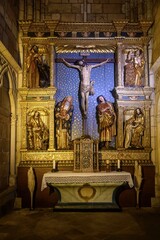 Chapel of the Crucified Christ with golden altarpiece in Catedral de Leon