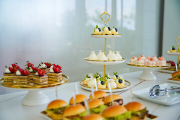 The buffet in the restaurant, desserts, sausages, seafood, etc. are healthy and delicious