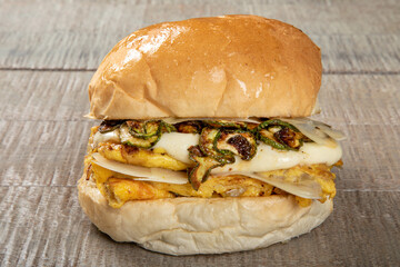 panini hamburger, ripieno, polpette, melanzane, pomodoro, insalata uova, zucchine, prosciutto,...