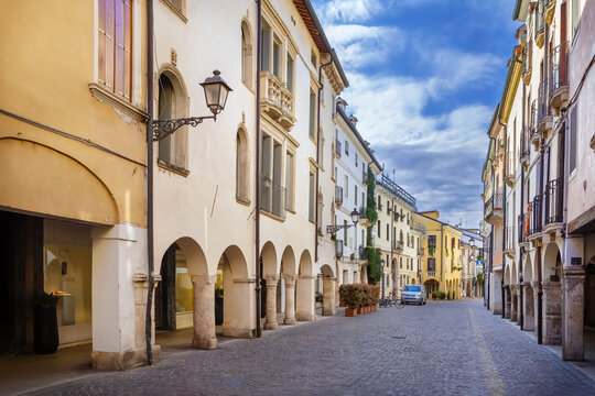 Fototapeta Street in Vicenza, Italy
