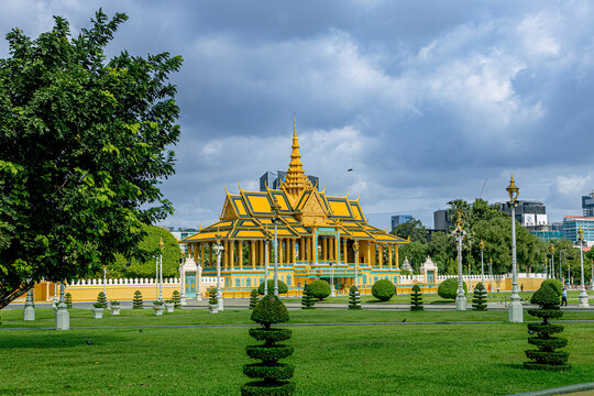 royal palace phnom penh
