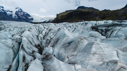 Majestic svinafellsjokull glacier in the heart of icelands stunning landscape