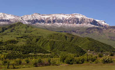 Obraz premium The high mountains of Shahdag are covered with snow.