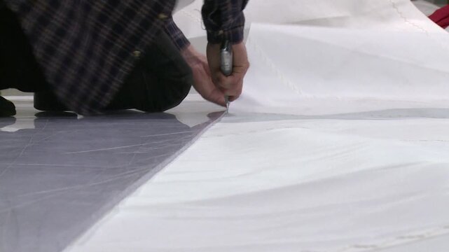 D&eacute;coupe de voile de bateau