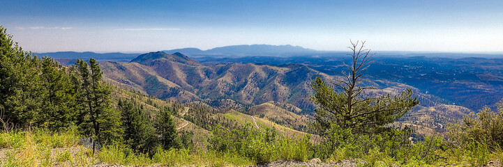 Soaring to nearly 10,000' high, the Windy Point Vista is a spectacular vantage point of the entire...
