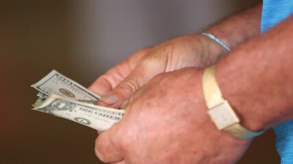 counting winning money after placing a horse racing bet