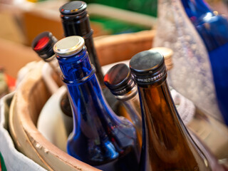 よく冷えた日本酒の瓶たち