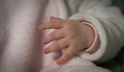newborn baby hand 
