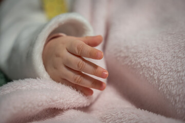 newborn baby hand