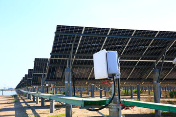 Solar photovoltaic panels and solar photovoltaic power generation systems