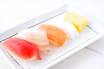 握り寿司 - 新鮮なネタを使った美味しい握りずし
