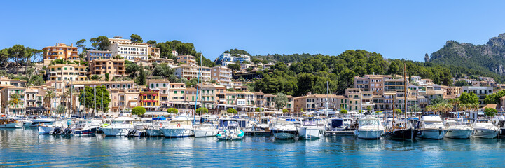 Naklejka premium Port de Soller town on Mallorca island panorama marina with yacht boats vacation by the sea in Spain