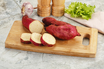 Raw red batat with slices