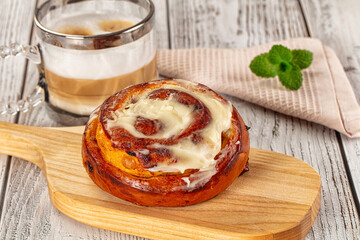Glazed cinnabon swirl with icing
