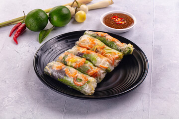 Vietnamese spring roll with prawn