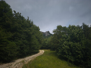 La cima in lontananza