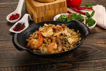 Vietnamese fried rice with prawn and squid Kom Ran