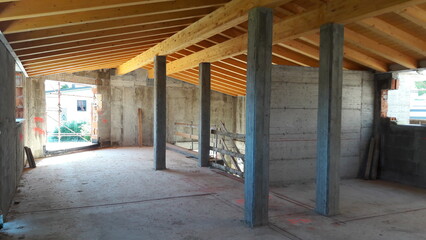 Cantiere edile per un recupero abitativo del sottotetto