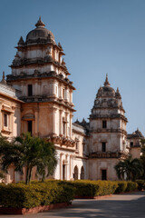 Fototapeta premium explore beauty of cultural heritage through stunning architectural monuments bathed in natural light