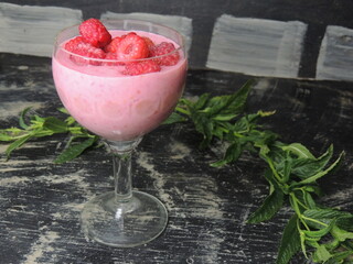strawberry smoothie with mint