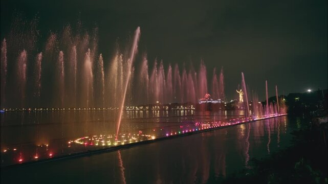 4K Nighttime Fountain Show at Hyderabad Lake &ndash; Festive and Serene hussain sagar

