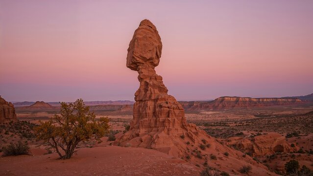 Evening Scene with a Balanced Stone During Autumn