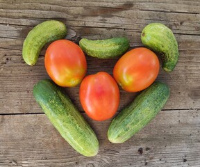 Heart-shaped Arrangement of Fresh Vegetables Showcases the Love for Agronomy and Promotes Vegetarianism in a Unique and Creative Way