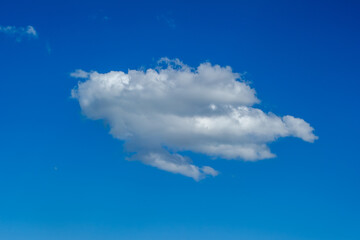 clouds in the blue sky