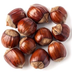 Obraz premium Fresh brown hazelnuts isolated