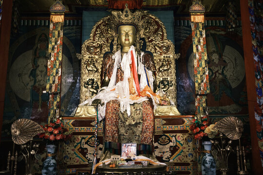 Buddha, statue, golden, meditation, Tibetan, temple, shrine, Buddhism, spiritual, sacred, prayer, offering, religion, devotion, peace, Asia, culture, tradition, enlightenment, altar, ornate, sculpture