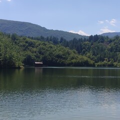 Fototapeta premium Tranquil Lake Scene in Radoinjsko Jezero