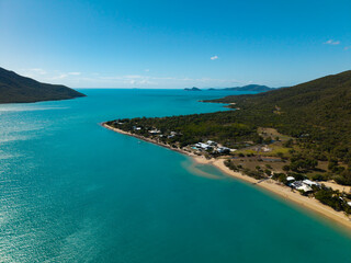 Obraz premium Aerial Drone View of Tropical Queensland Beach, Ocean Waves, Island Coastline and Shoreline – Scenic Coastal Landscape, Clear Blue Water, Australia Nature, Travel, Tourism, QLD 